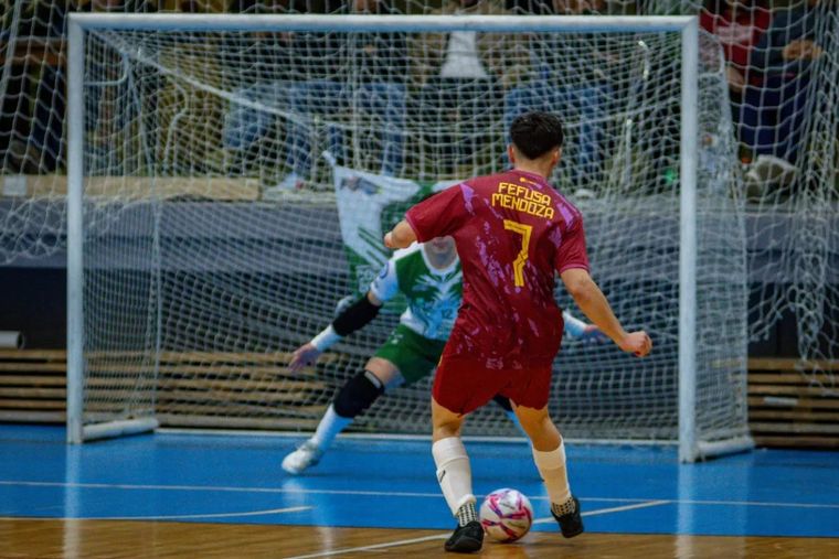Mendoza cerró la fase de grupos con una derrota y hoy comienza los playoffs del Argentino C-20. Foto: Enzo Espinosa