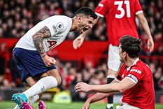 Romero gritándole el empate en la cara a Maguire, que la metió en contra.