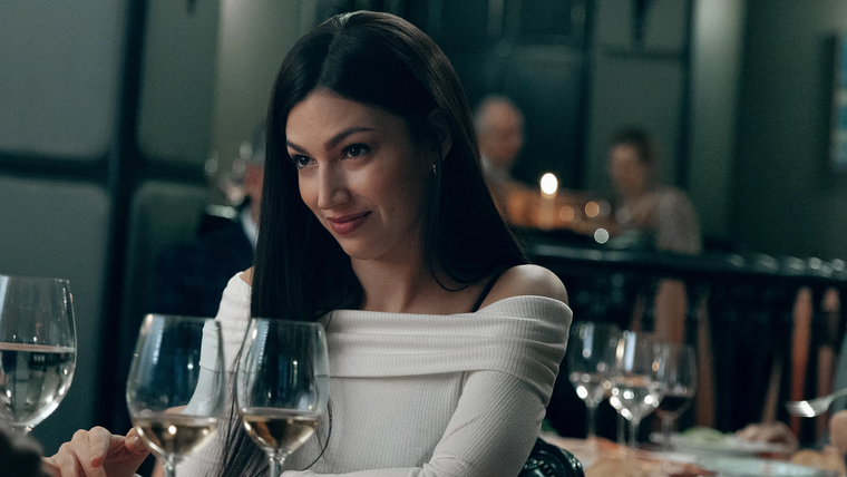 El espeluznante hecho real que Netflix convirtió en una exitosa miniserie Úrsula Corberó ha participado en series como El internado, La casa de papel, Anclados, entre otras. Foto: Netflix