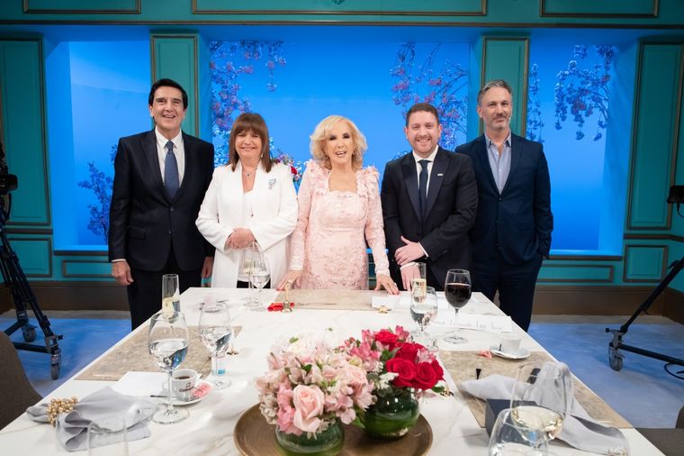 Mirtha Legrand junto a Patricia Bullrich y Carlos Melconian Foto: Twitter @mirthalegrand