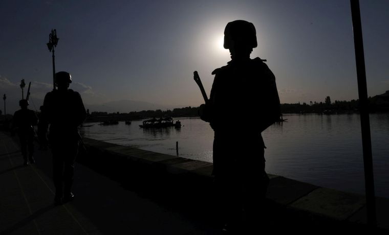 Las fuerzas de Pakistán atacaron Afganistán y hay muchos muertos. Foto Efe