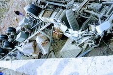 murio un camionero tras volcar en alta montana