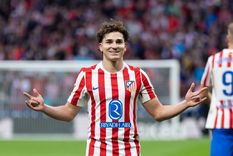 Julián Álvarez celebra uno de sus tantos con la camiseta del Atlético de Madrid.