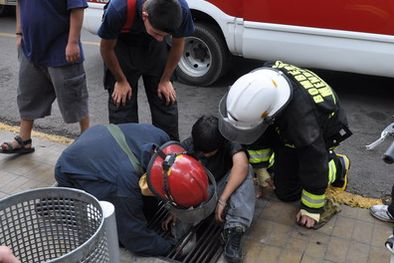 MDZol | Los bomberos llegaron y actuaron rápidamente. Foto: Pachy Reynoso / MDZ