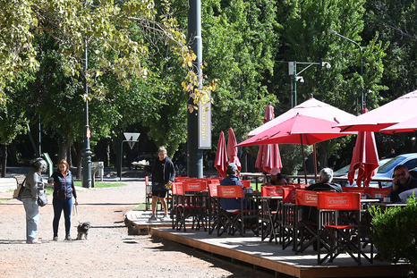 El proyecto en los Caballitos de Marly suma inversión y servicios, pero también reabre el debate sobre cómo crecer sin perder el equilibrio del parque. El proyecto en los Caballitos de Marly suma inversión y servicios, pero también reabre el debate sobre cómo crecer sin perder el equilibrio del parque.