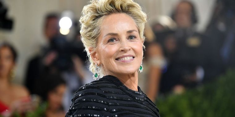 Sharon Stone nos prepara para asistir a una fiesta de la mejor manera si tienes más de 60 años. Foto: Women´s Health