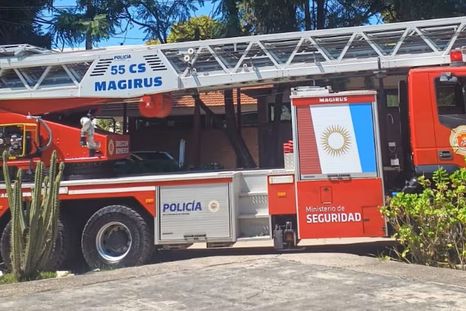 Un operario de 53 años falleció luego de descompensarse mientras realizaba tareas en altura en Córdoba. Un operario de 53 años falleció luego de descompensarse mientras realizaba tareas en altura en Córdoba.