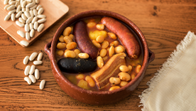 Cómo preparar fabada: la receta auténtica de Asturias Foto: Shutterstock