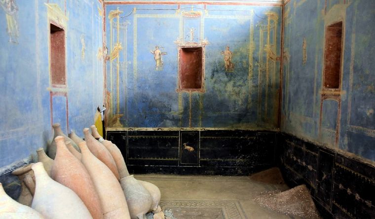 El salón tiene esmerados trabajos en sus paredes. Foto: pompeiisites.org