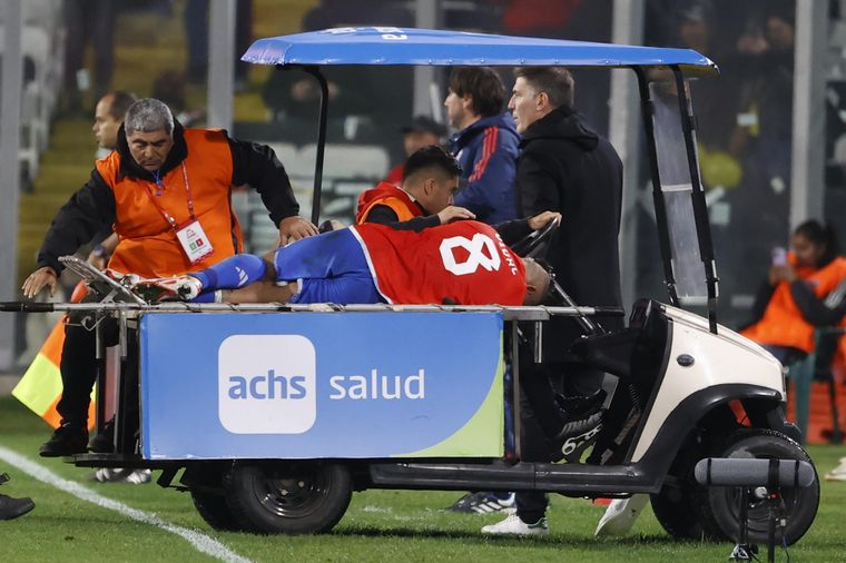 Arturo Vidal deberá ser operado. Foto: EFE
