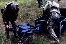 Los drones de Ucrania llevaron muerte esta vez al suelo de Rusia. Foto Efe