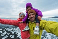 No importan las condiciones climatológicas, en los pueblos nórdicos saben disfrutar de la naturaleza y el aire libre, que hacen parte de su felicidad.