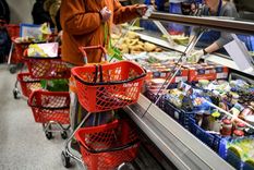 consumo y consumidores golpeados