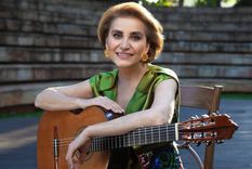 Berta Rojas es una guitarrista clásica que le dio el primer Latin Grammy a Paraguay.