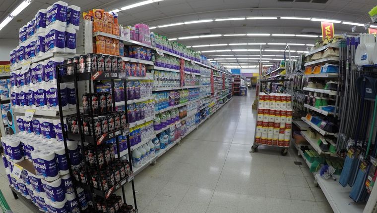 Una cadena de supermercados con gran presencia en Mendoza cerró cuatro sucursales en el país.