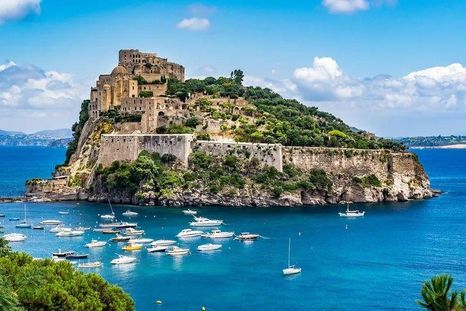 Aenaria: la fascinante historia de la ciudad italiana que quedó sumergida hace 2.000 años tras una erupción volcánica