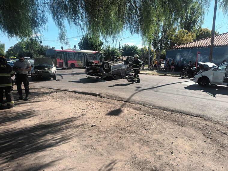 Así quedó la camioneta que protagonizó el accidente en Maipú.&nbsp;