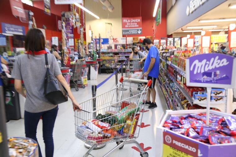 En Argentina, temen una inflación de dos dígitos sólo en julio. Foto: Maximiliano Ríos/MDZ