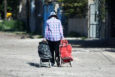 Las cifras de las canastas en Mendoza volvieron a aumentar en diciembre y casi superan los $900.000. Foto: Rodrigo DAngelo / MDZ