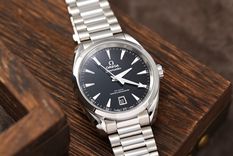 La precisión suiza y la tradición artesanal definen la alta gama de Omega en la relojería mundial.