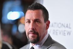 ¿cuanto dinero tiene adam sandler?