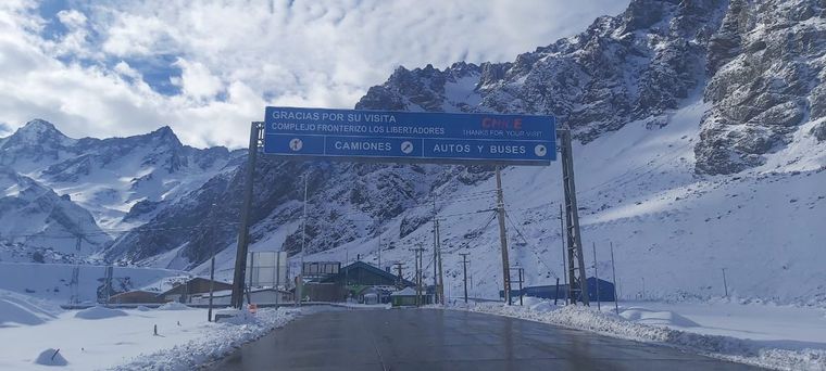 Las nuevas medidas generaron dudas e ilusión entre los viajeros Foto: TW @CFLosLibertadores