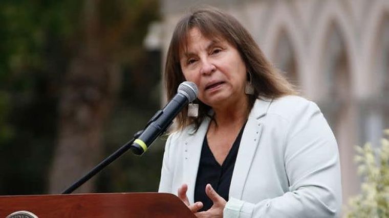 La ministra Jeanette Vega la presentó la renuncia al presidente Gabriel Boric Foto: Yahoo!