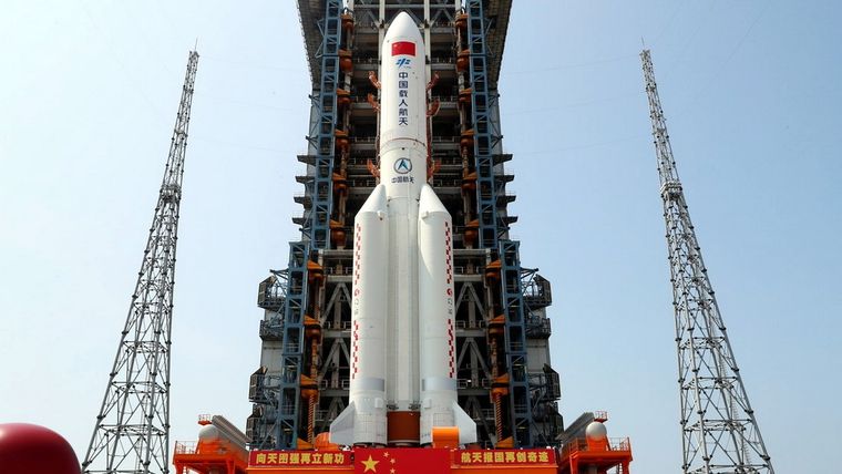 El cohete Larga Marcha-5B Y2 en el centro de lanzamiento de satélites de Wenchang, China. Foto: Reuters
