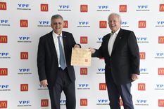 ypf realizo un acuerdo estrategico con mcdonalds para abrir locales en las estaciones de servicio