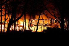 La mansión del dueño de Pornhub fue destruida por un incendio que se está investigando