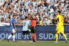 El árbitro anula el primer gol que marcó Racing Foto: EFE El árbitro anula el primer gol que marcó Racing Foto: EFE