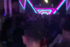 La pelea se produjo en el boliche Lázaro. Foto: Captura de pantalla La pelea se produjo en el boliche Lázaro. Foto: Captura de pantalla