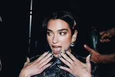 Dua Lipa habla en español y sorprende con su increíble pronunciación Dua Lipa es una cantante, compositora, modelo y actriz nacida en Londres. Foto: Instagram @dualipa