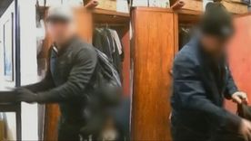 Salió a comprar al super y ladrones le desvalijaron la casa. Todo quedó filmado en las cámaras de seguridad. Salió a comprar al super y ladrones le desvalijaron la casa. Todo quedó filmado en las cámaras de seguridad.
