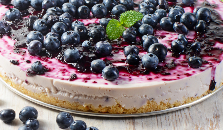 Receta fácil y deliciosa: tarta de queso y arándanos que enamora Foto: Shutterstock