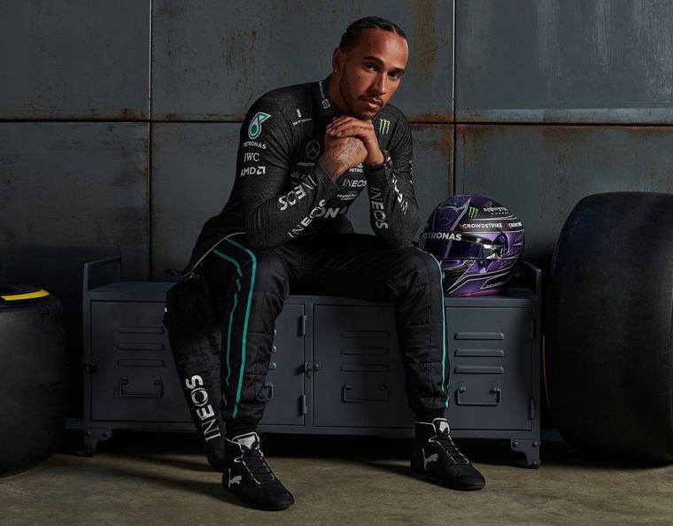 Hamilton sigue arremetiendo contra la FIA por la definición del 2021. Foto: @MercedesAMGF1