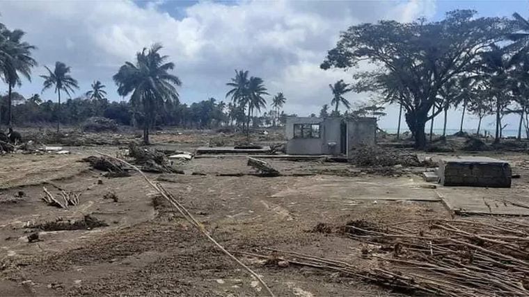 Foto: CONSULADO DEL REINO DE TONGA. El gobierno de Tonga señaló que más de las cuatro quintas partes de la población se ha visto afectada por el tsunami y la caída de cenizas.