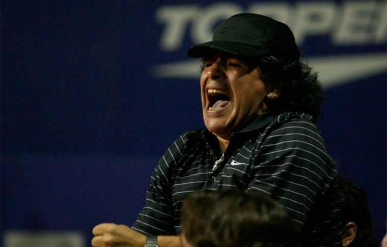 Diego Maradona vivió a full el choque entre Nalbandian y el italiano Starace, en el Argentina Open 2008 Foto: Argentina Open