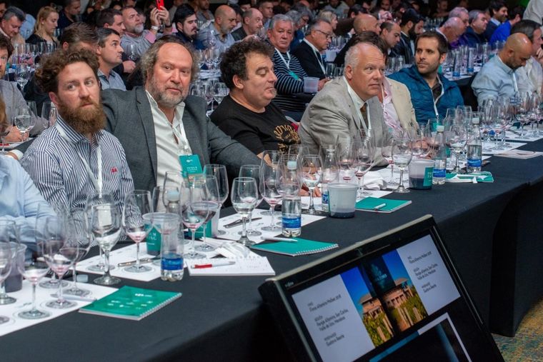 Algunos de los presentes: Juampi Michelini, Daniel Pi, y Alejandro Vigil. Foto: Gentileza Premium Tasting