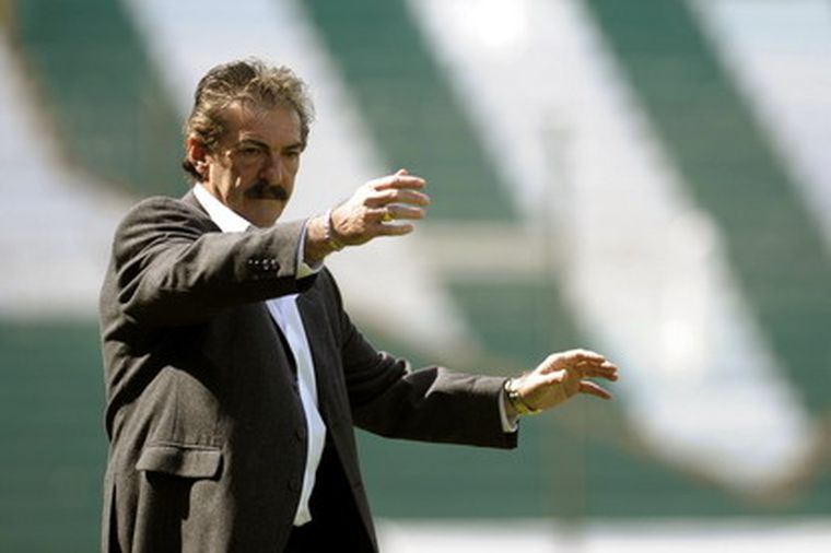 La Volpe tuvo una conflictiva salida de Banfield. Foto: Télam