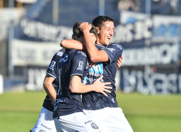 Independiente Rivadavia venció a GImnasia de Jujuy y se afirmó en el Reducido. Foto: Télam