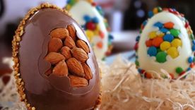Hacé tu propio huevo de Pascua casero. Foto: CUKit