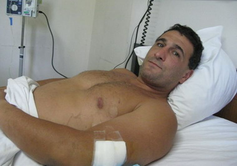 Vargas ya fue operado y le extrajeron la bala en el Hospital Español.