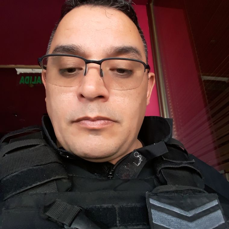 Elías con su uniforme. La familia piensa que la condena es injusta