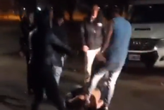 Uno de los momentos de la pelea Foto: Captura de video