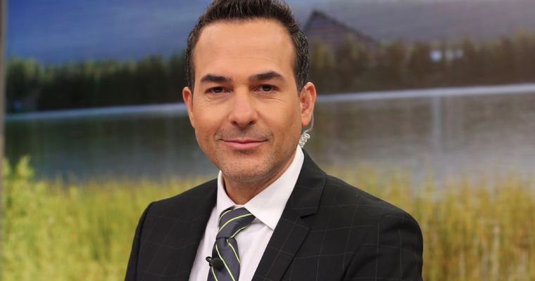 Además de ser conductor de televisión, Carlos Calderón es un próspero empresario de la construcción.