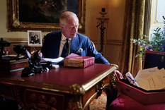 Se presentaron las primeras monedas con el rostro de Carlos III Foto: Instagram @theroyalfamily