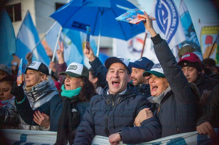 El peronista Juan Pablo Luque busca mantener la hegemonía en la provincia de Chubut Foto: Twitter @luquejuanpablo
