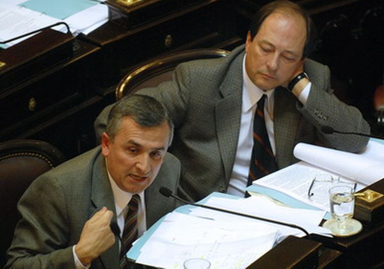 Ernesto Sanz, aquí, junto al presidente de la UCR, Gerardo Morales. Foto: NA