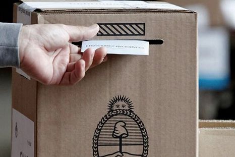 Para votar sirve el último DNI tramitado, ya sea tarjeta o libreta (celeste o verde). También continúan vigentes la Libreta Cívica y la de Enrolamiento. Para votar sirve el último DNI tramitado, ya sea tarjeta o libreta (celeste o verde). También continúan vigentes la Libreta Cívica y la de Enrolamiento.